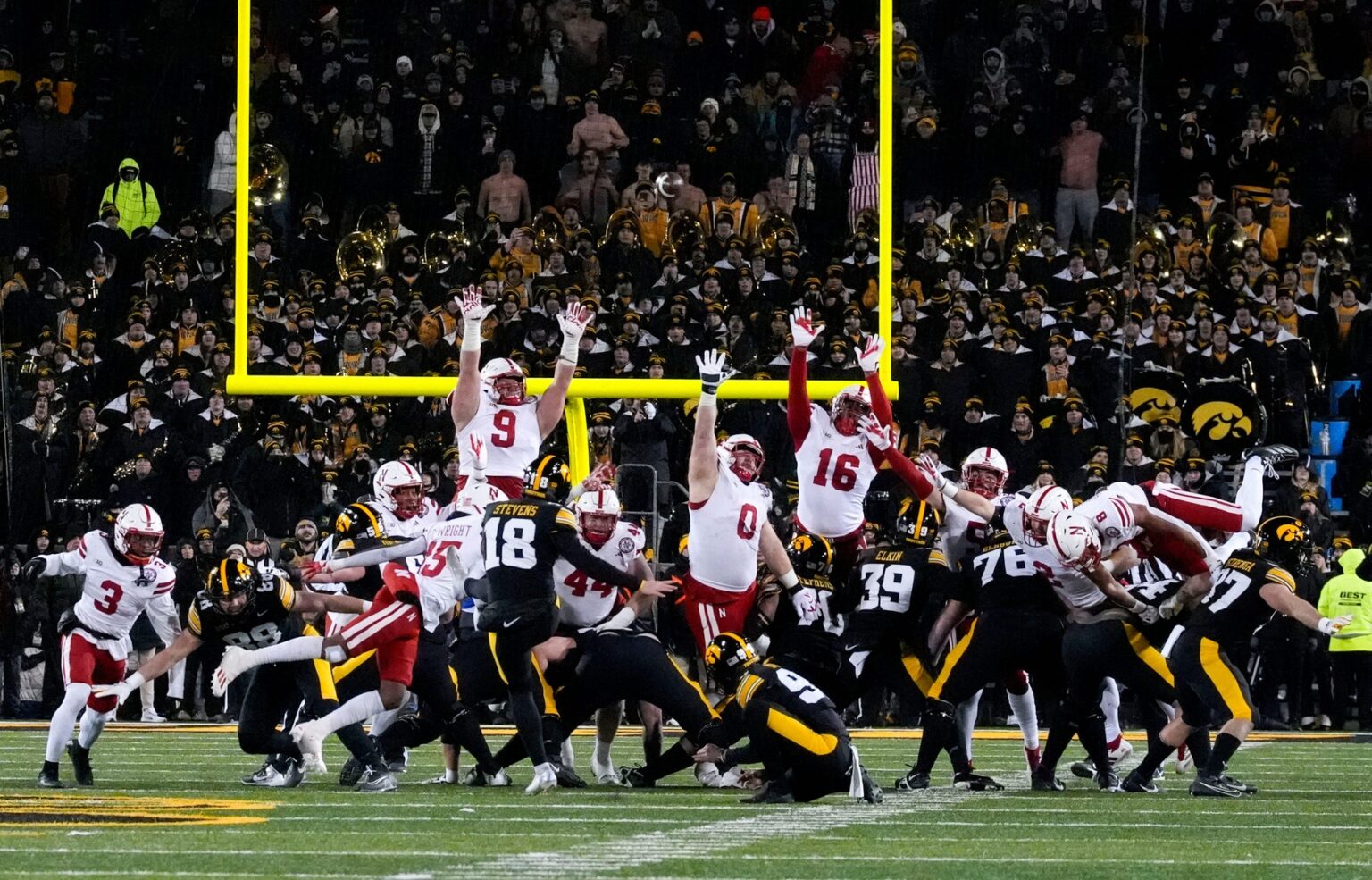 Iowa kicker calls Nebraska football QB Dylan Raiola 'Mahomes Jr.'